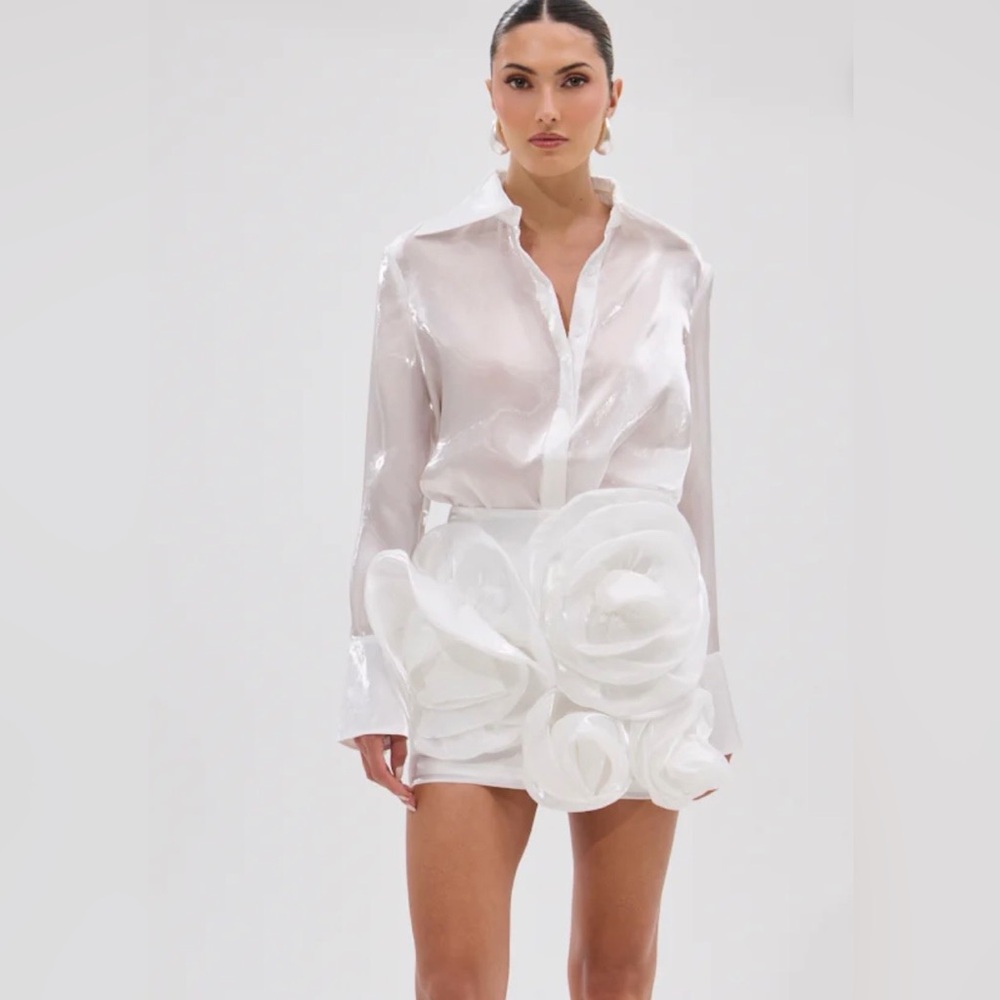 Elegant White Floral Skirt